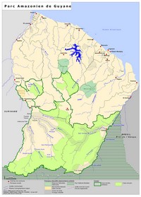 Carte de la Guyane avec le parc amazonien, le Parc National Brésilien, les Réserves Naturelles Nationales et les Monuments Naturels inscrits