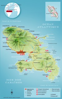 Carte de la Martinique avec les routes, l'aéroport, les ports, le chef-lieu, les communes, les hameaux