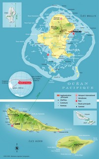 Carte de Wallis-et-Futuna avec l'agglomération principale, le chef-lieu, les communes, les hameaux, les aéroports et les ports