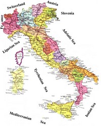 Carte de l'Italie routière avec les routes, les villes, les villages, les lacs et les mers