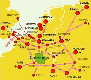 Carte avec les différents moyens d'accès à Amsterdam, avec les autoroutes, les aéroports.