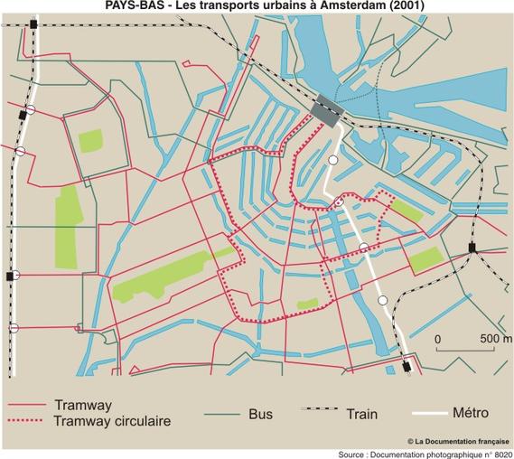 Carte des connexions des transports en commun dans Amsterdam.