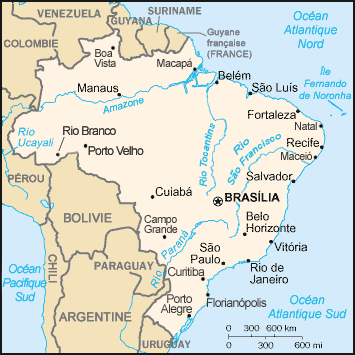 Carte du Brésil avec les villes, la capitale Brazilia et l'échelle en kilomètre et en miles.