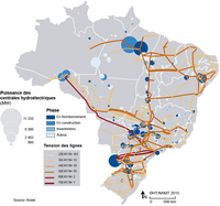 Carte Brésil avec les phases et la puissance des centrales hydroélectriques et la tension des grandes lignes électriques