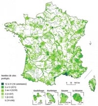 Carte de la France avec le nombre d'espaces naturels protégés par commune en 2015