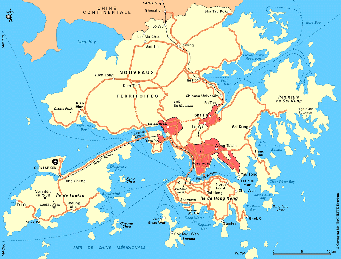 Carte de Hong-Kong avec les informations touristiques, comme les monuments ou les sommets montagneux.