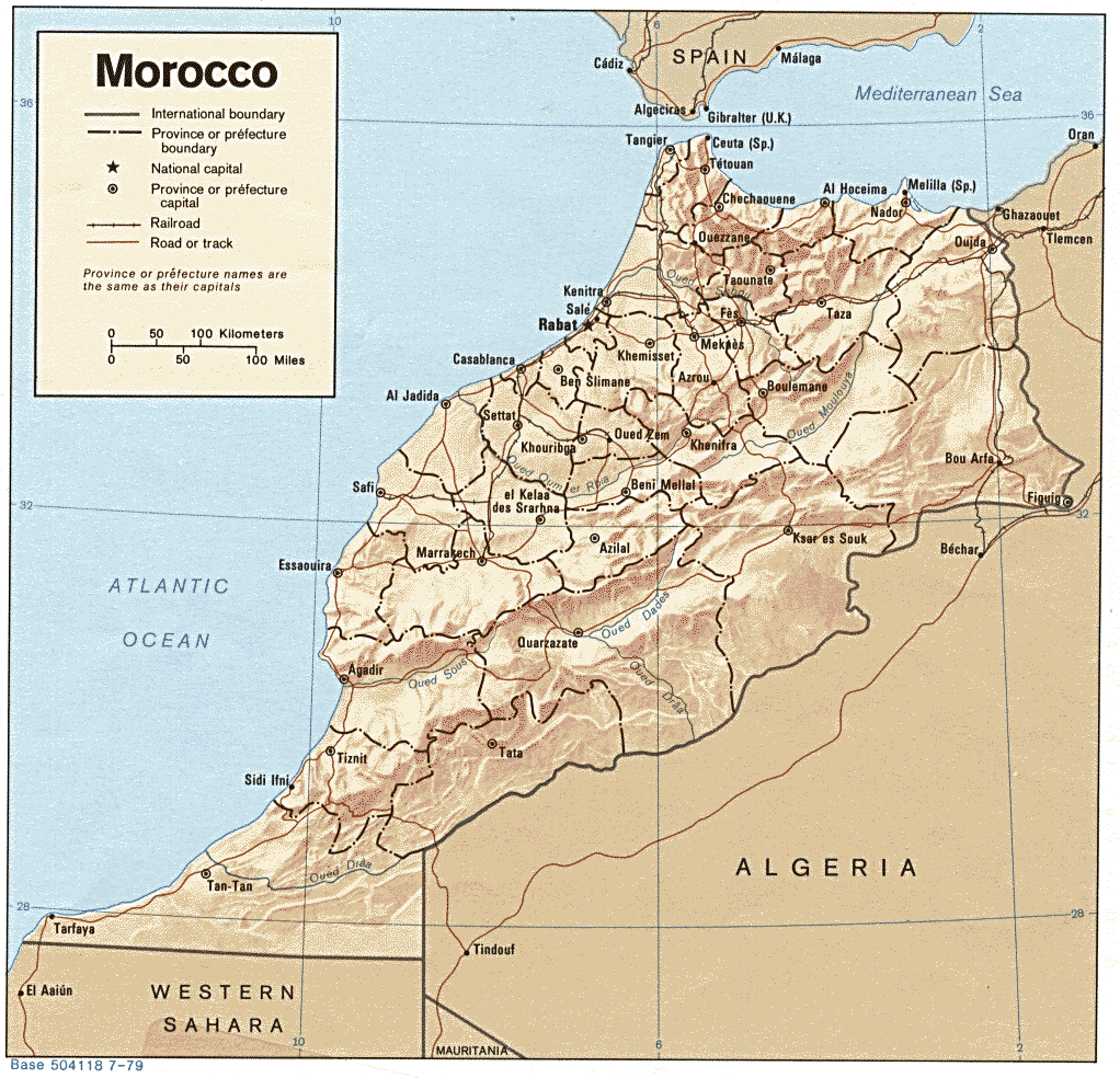 Carte du Maroc avec les villes, les chemins de fer, les routes et le relief sans l'altitude