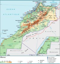 Carte du Maroc avec les routes, les autoroutes, les voies ferrées, les aéroports et les sites touristiques