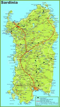 Carte de la Sardaigne grande carte routière avec le type de route et les chemins de fer