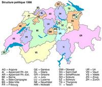 Carte de la Suisse avec sa strucure politique en 23 cantons.