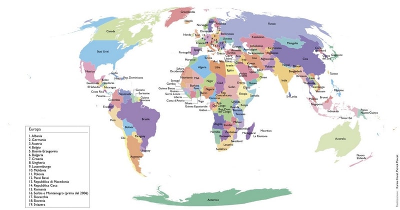 Carte du monde en italien avec les pays en couleur en 2023