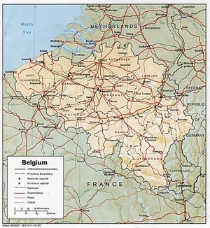 Carte de la Belgique avec les frontières, les routes, les autoroutes, les chemins de fer et les canaux