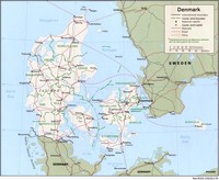 Carte du Danemark politique avec les régions, les villes, les rails et les ferry