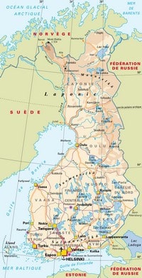 Carte de la Finlande avec les villes, les routes, les lacs, l'aéroport et le port