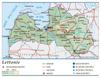 Carte de la Lettonie avec la taille des villes, les routes, les autoroutes, les voies ferrés, l'aéroport, les sites touristiques et l'altitude