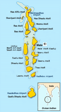 Carte des Maldives simple avec les atolls et les aéroports