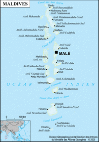 Carte des Maldives avec le nom des atolls et les 5 canaux entre les atolls