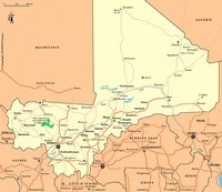 Carte du Mali avec les routes, les aéroports, les villes, les lacs et les parcs