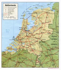 Carte des Pays-Bas avec les villes, les régions, les routes, les autoroutes et les chemins de fer