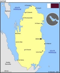 Carte du Qatar simple avec le drapeau, les villes et la capitale Doha