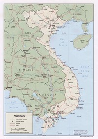 Carte du Vietnam avec les villes, les routes, les rails et les fleuves
