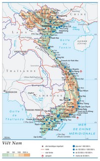 Carte du Vietnam avec la taille des villes, les sites touristiques, les routes, les voies ferrées, les aéroports et l'altitude en mètre