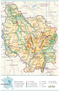 Carte de la Bourgogne avec les villes, les villages, les routes, les autoroutes, les voies rapides, les trains, le relief et l'altitude