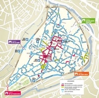 Grand plan de Poitiers avec le sens de circulation pour les voitures, les zones interdites aux automobiles, les zones à 20km/h et les zones à 30km/h