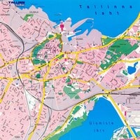 Carte de Tallinn avec les rues, les parcs, les ports, les églises, les hôpitaux et les stations services